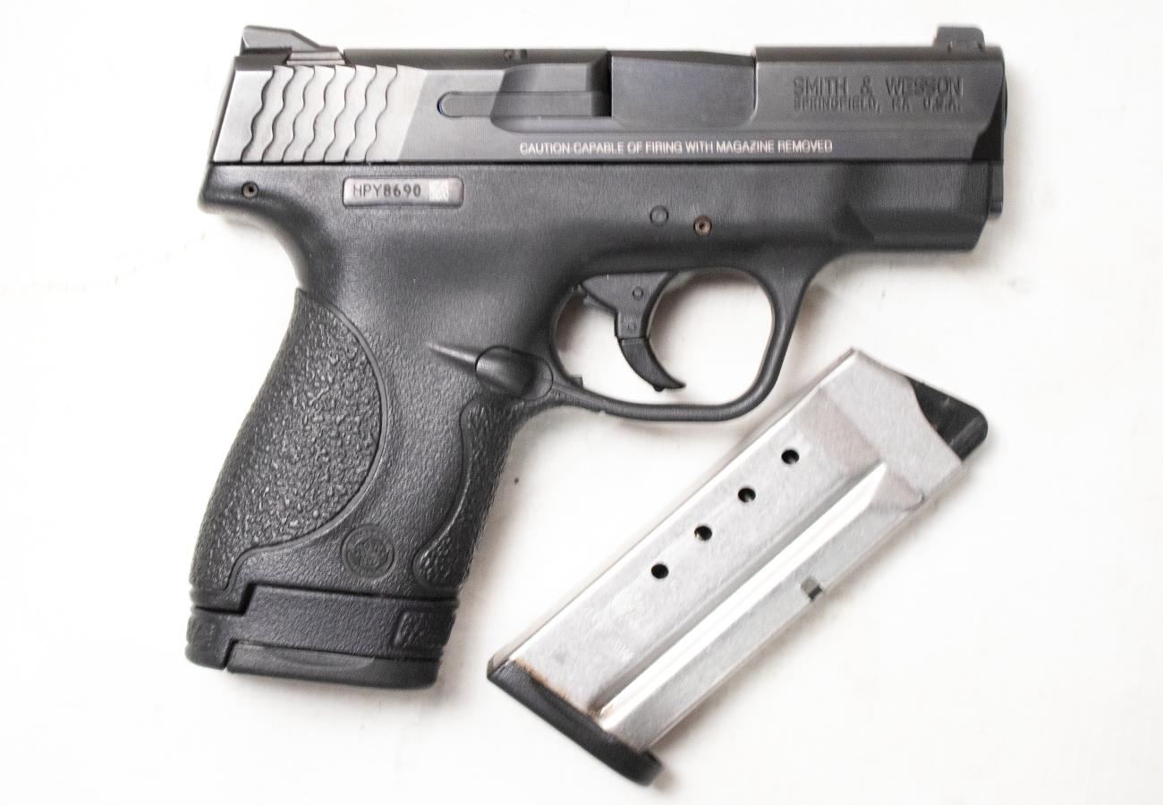 SMITH AND WESSON M&P40 M2.0 40 S&W Police Trade-in Semi-Auto Pistol with Extra Magazine